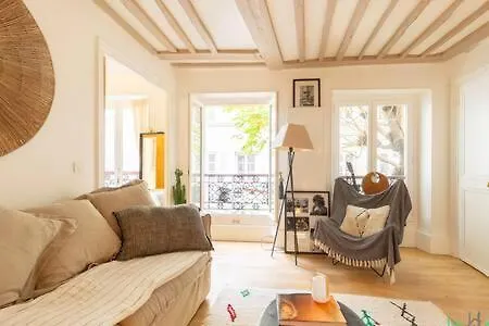 Appartement Rochechouart 7 - Lb - Elegance And Comfort In 9e For 3 People